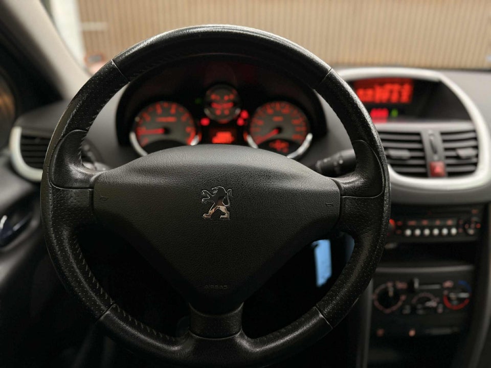 Peugeot 207 1,6  5d
