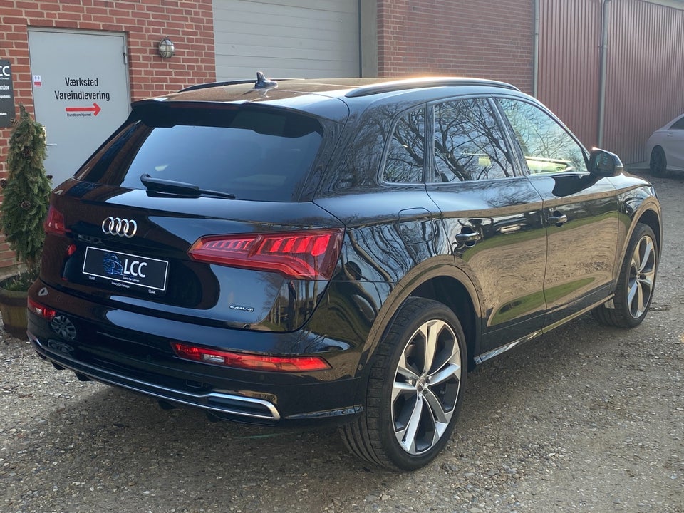 Audi Q5 40 TDi S-line quattro S-tr. 5d