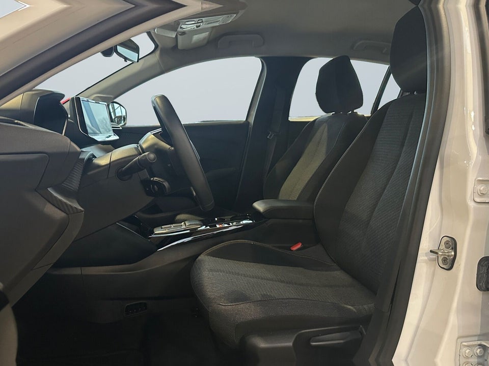 Peugeot e-208 50 Style 5d