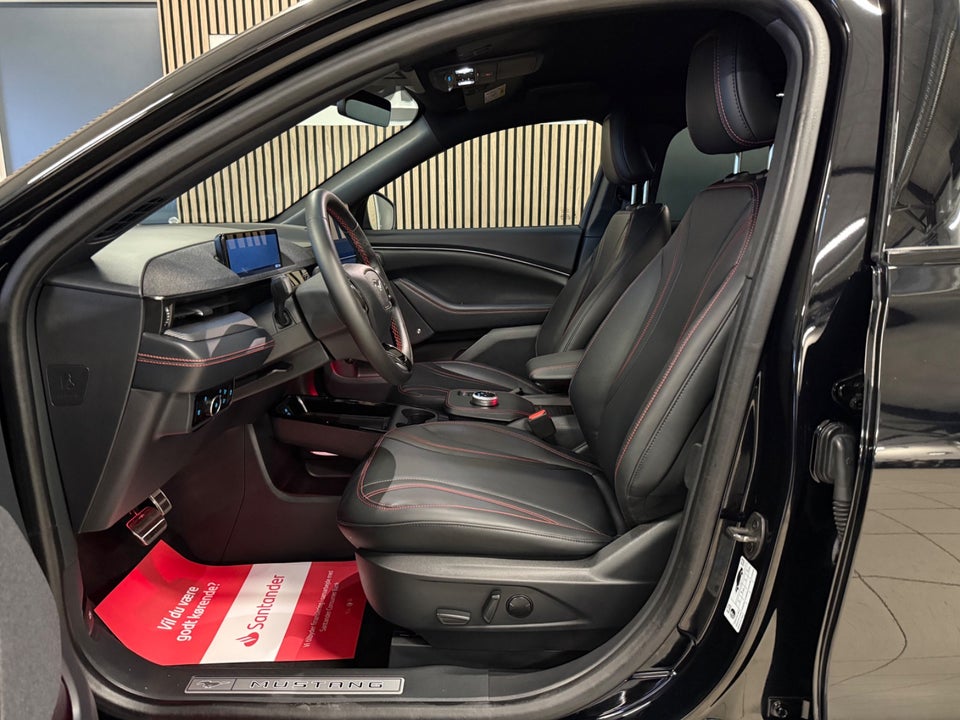 Ford Mustang Mach-E 98 Premium Extended Range 5d