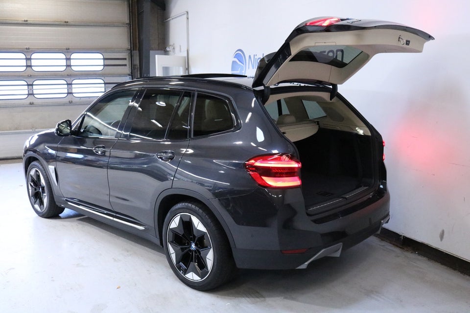 BMW iX3 Charged Impressive 5d