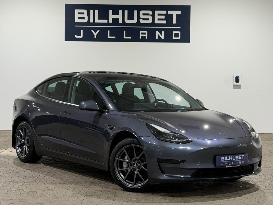 Tesla Model 3 RWD 4d