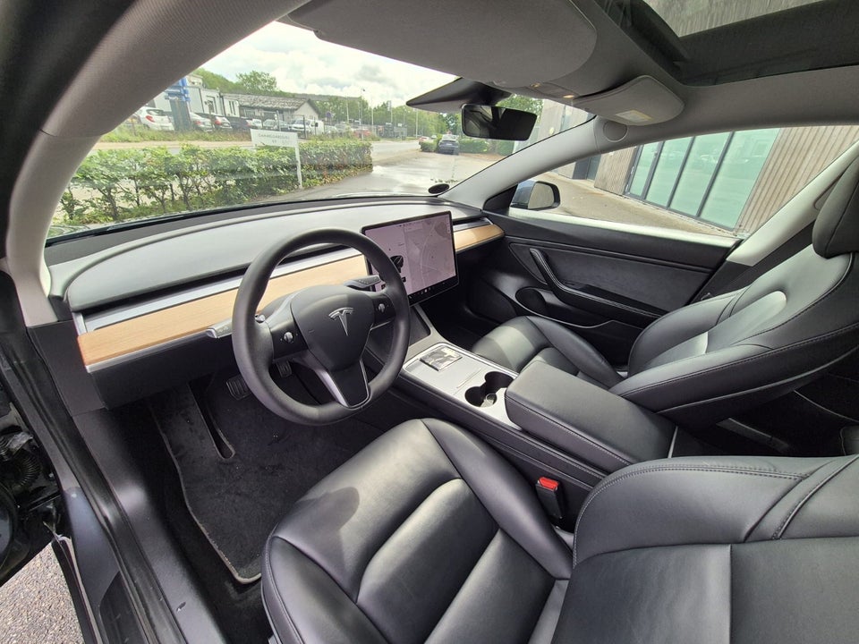 Tesla Model 3 Long Range AWD 4d