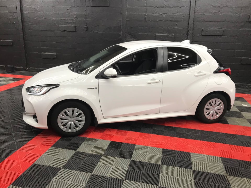 Toyota Yaris 1,5 Hybrid H3 Vision e-CVT 5d