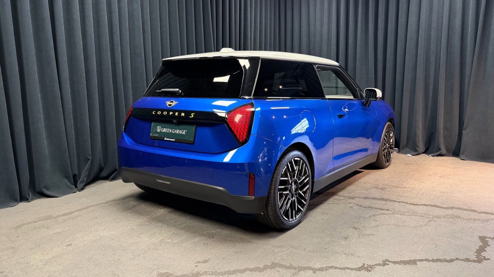 MINI Cooper SE Favoured Trim XL 3d