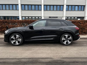 Audi e-tron, modelår 2020, 60,000 km