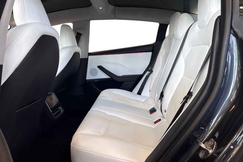 Tesla Model 3 Long Range AWD 4d