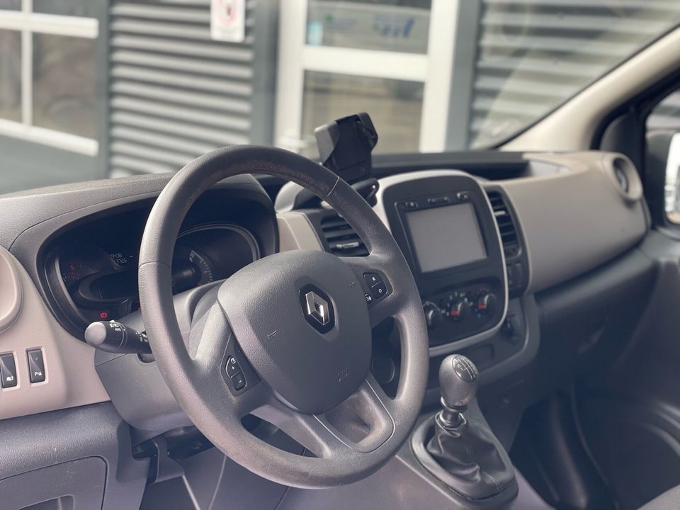 Renault Trafic T29 2,0 dCi 120 L2H1
