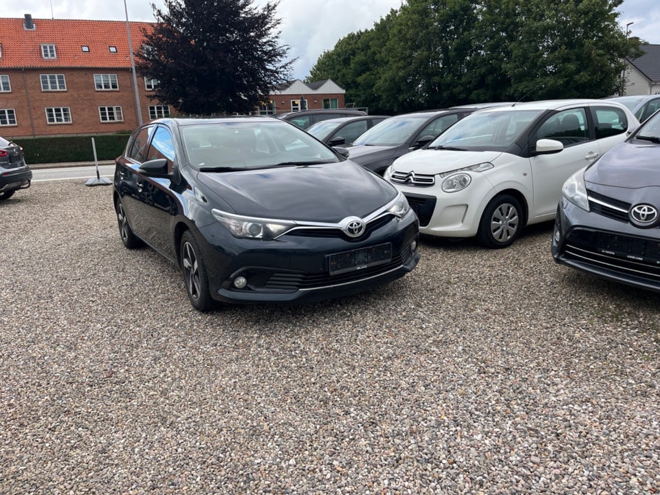 Toyota Auris 1,2 T T2 Comfort 5d