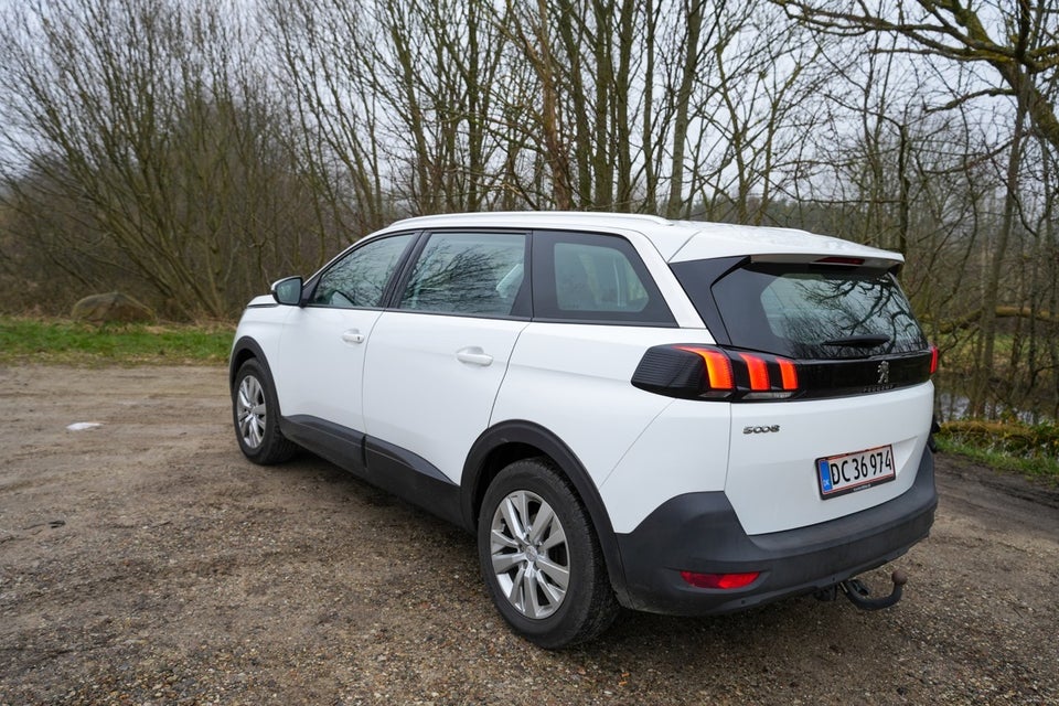 Peugeot 5008 1,2 e-THP 130 Access 7prs 5d