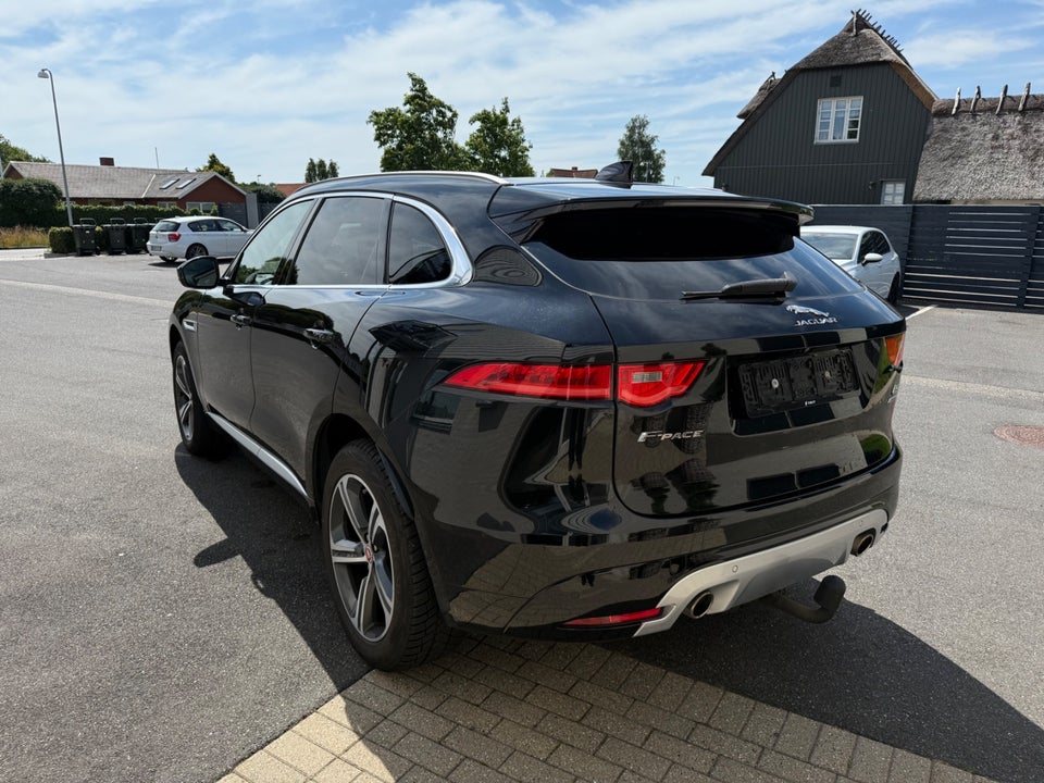 Jaguar F-Pace 3,0 D300 S aut. AWD 5d