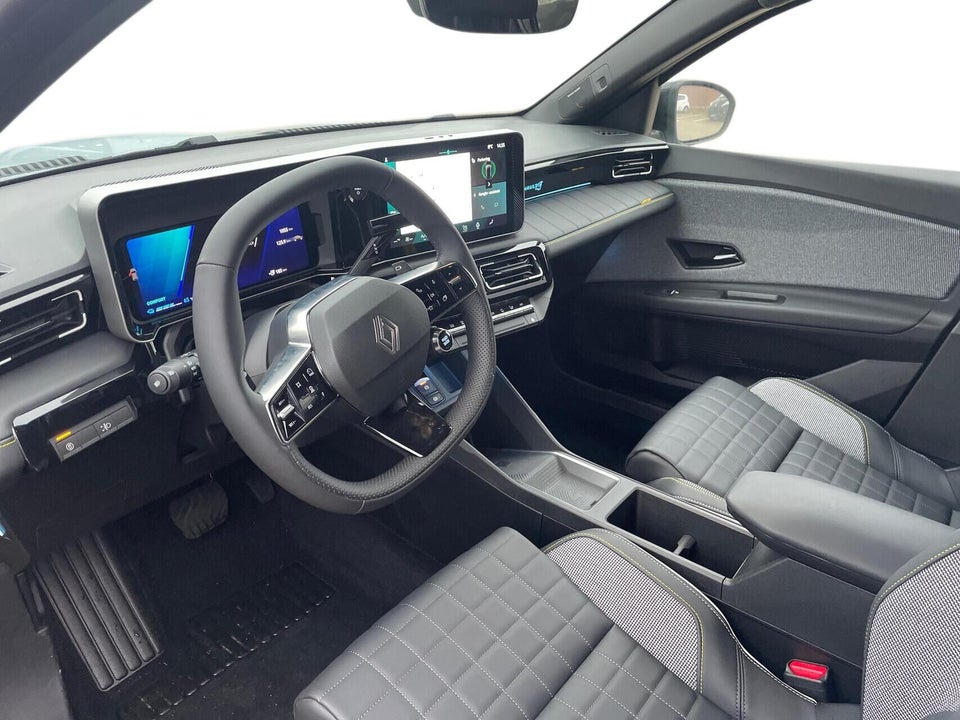 Renault 4 E-Tech 52 Iconic 5d