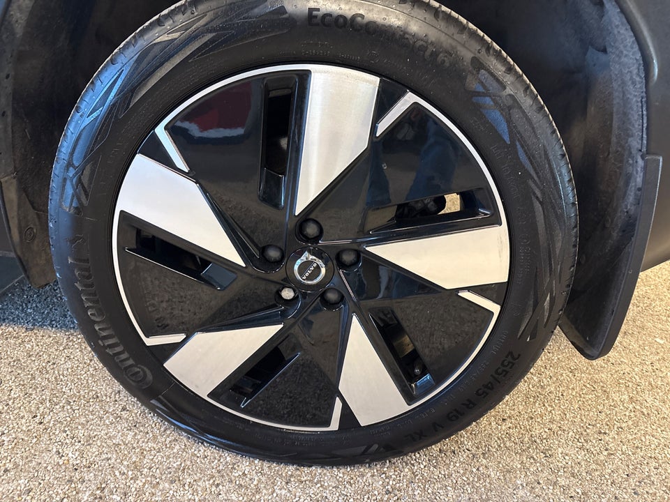 Volvo XC40 ReCharge Extended Range Plus 5d