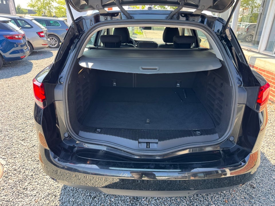 Renault Megane IV 1,6 E-Tech Zen Sport Tourer 5d
