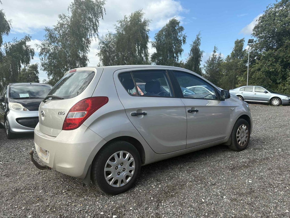 Hyundai i20 1,25 Classic 5d