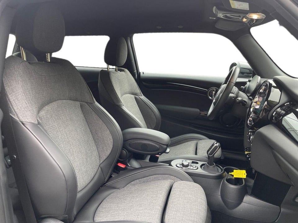 MINI Cooper SE Classic Trim 3d