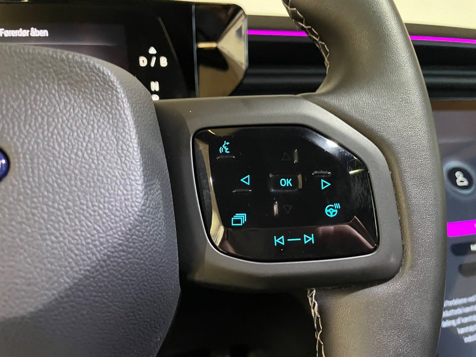 Ford Explorer 82 Premium Extended Range 5d