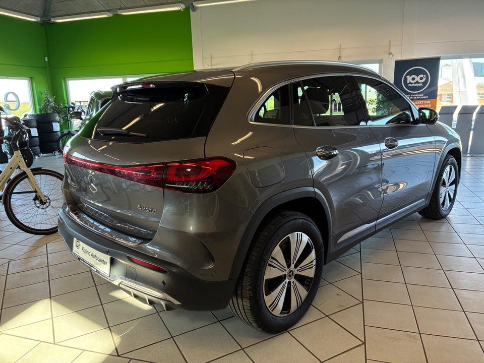 Mercedes EQA300 AMG Line 4Matic 5d