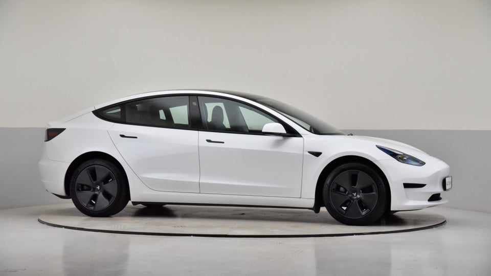 Tesla Model 3 Standard Range+ RWD 4d