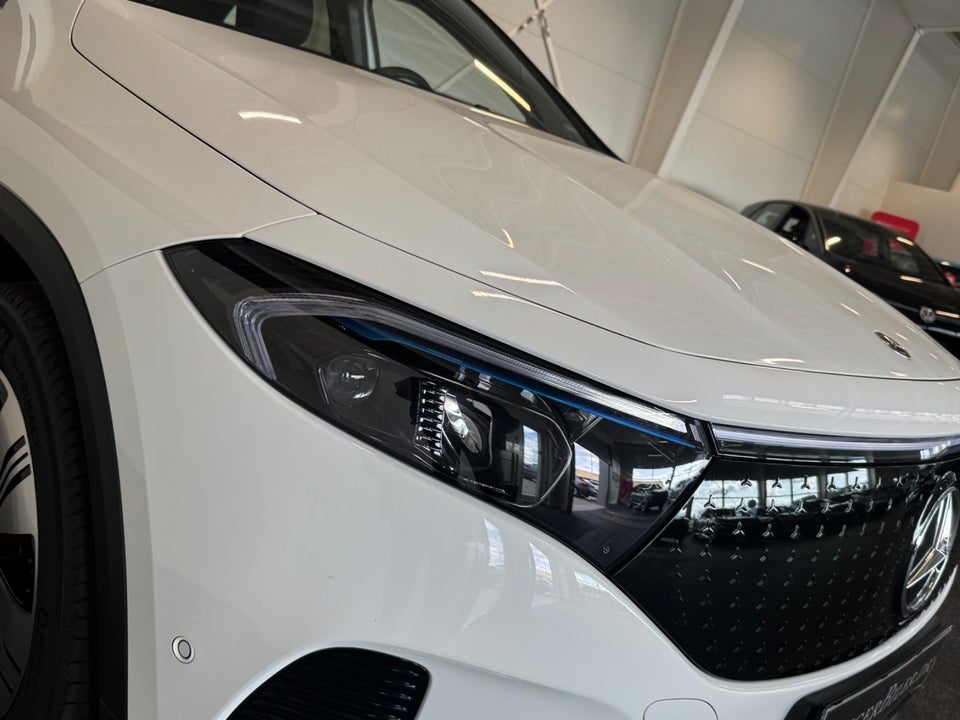 Mercedes EQA300 Progressive 4Matic 5d