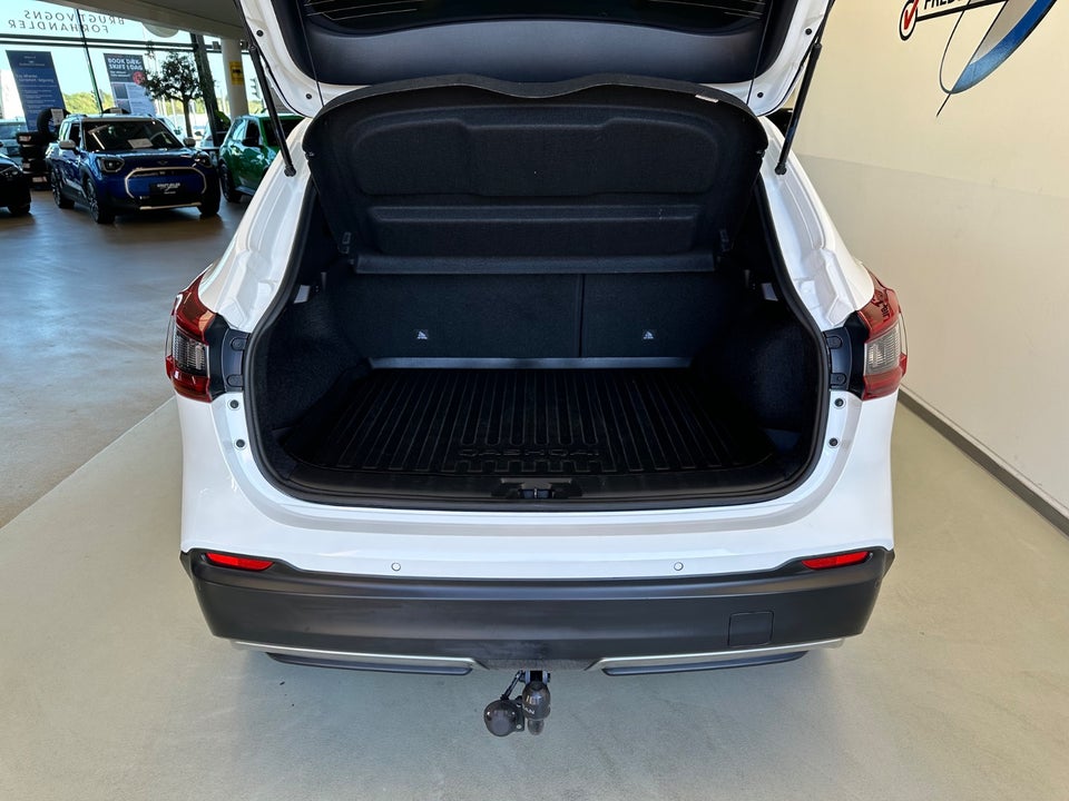 Nissan Qashqai 1,3 Dig-T 140 N-Connecta 5d