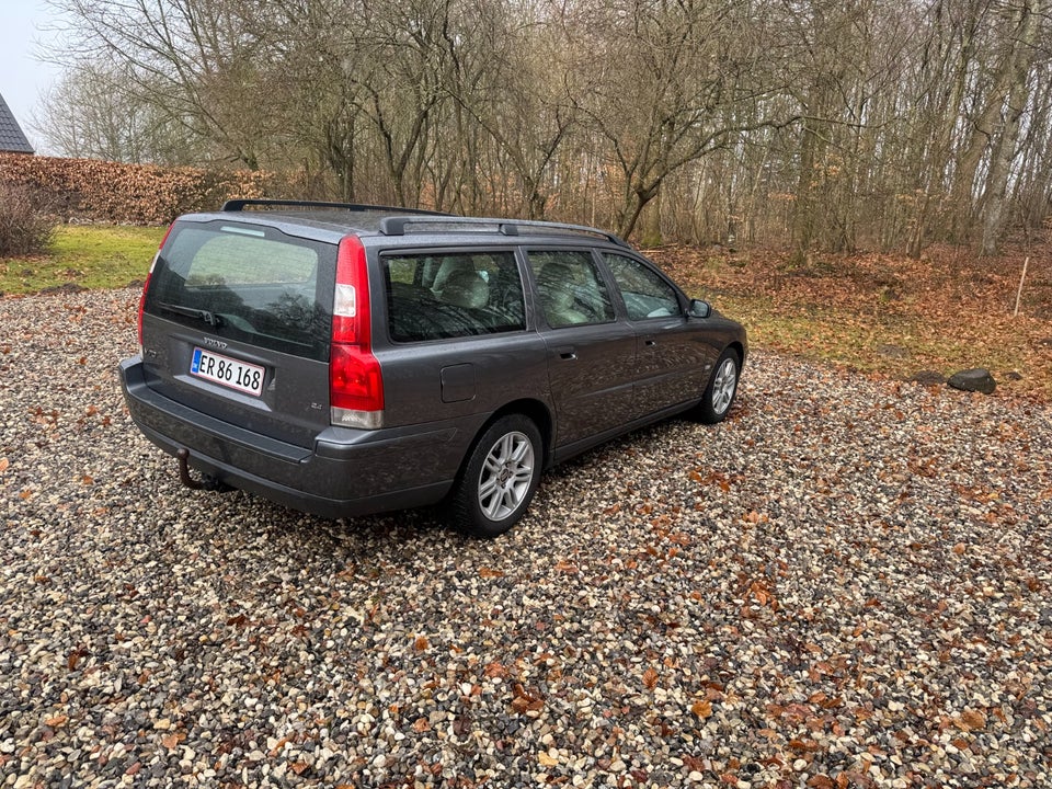 Volvo V70 2,4 170 aut. 5d