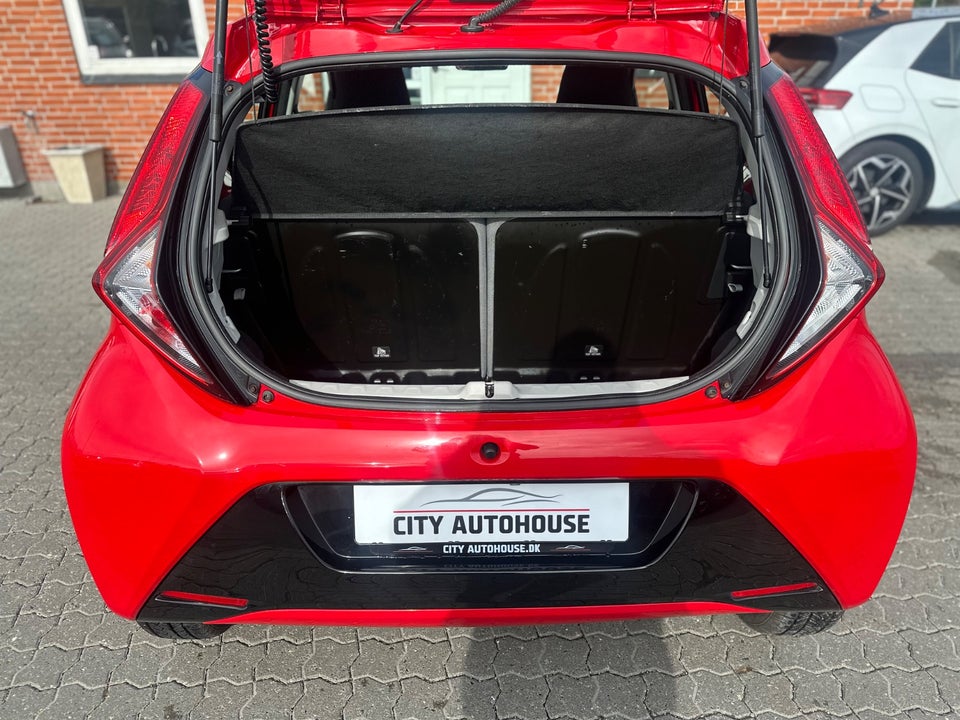 Toyota Aygo 1,0 VVT-i x-plore 5d