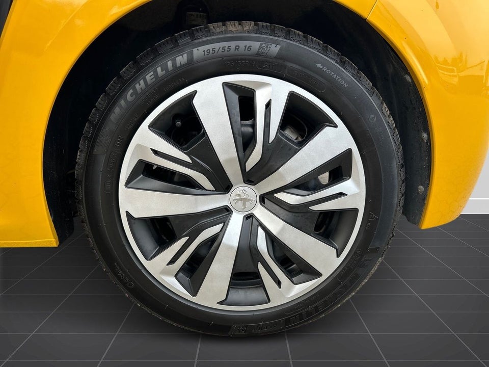 Peugeot 208 1,2 PureTech 100 Allure 5d