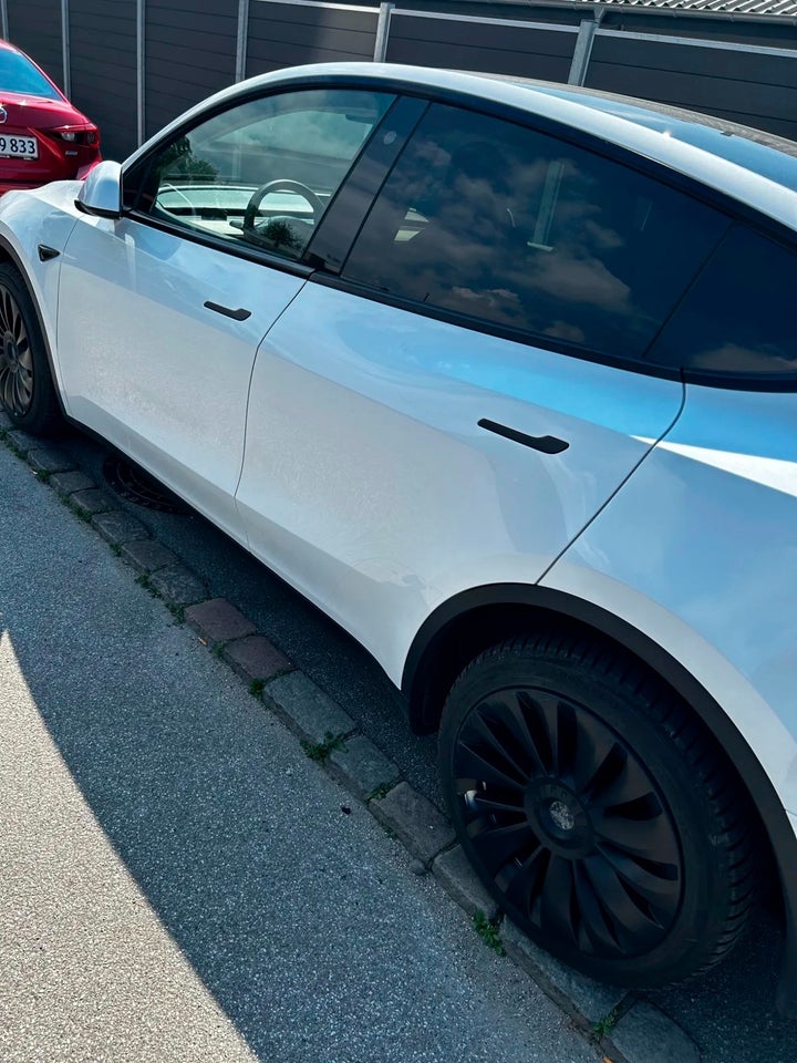 Tesla Model Y Long Range AWD 5d