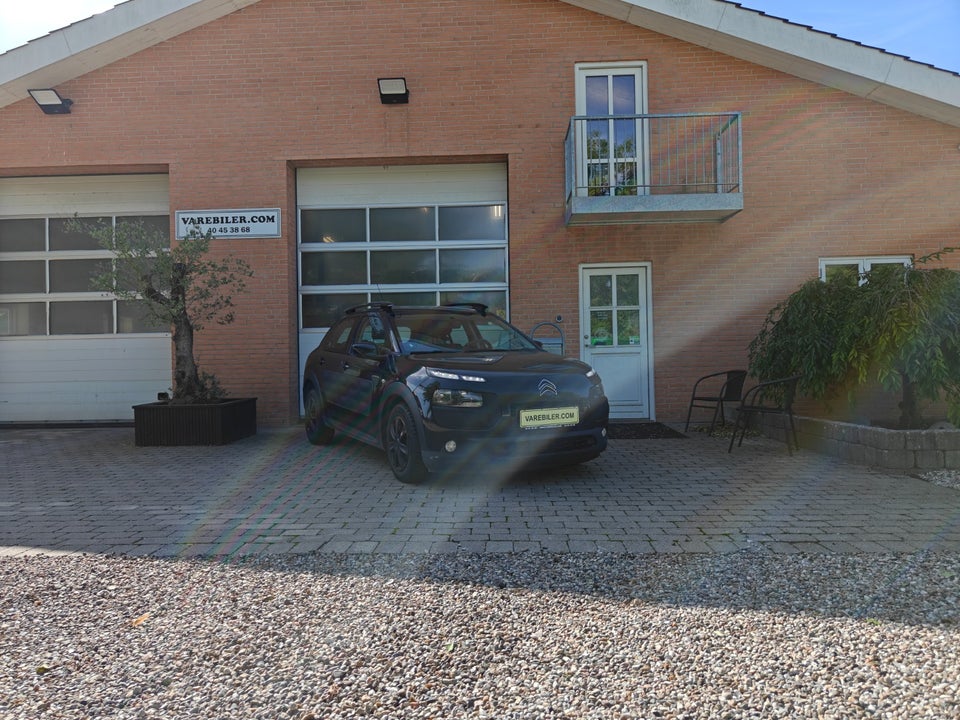 Citroën C4 Cactus 1,6 BlueHDi 100 Shine Van 5d
