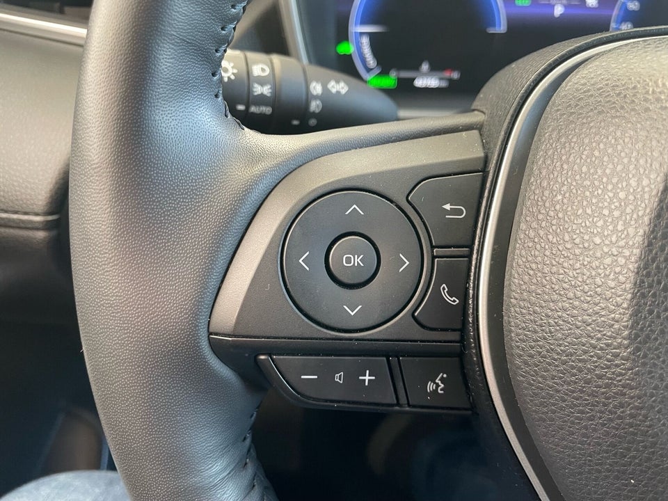 Toyota Corolla Cross 1,8 Hybrid Style Comfort CVT 5d