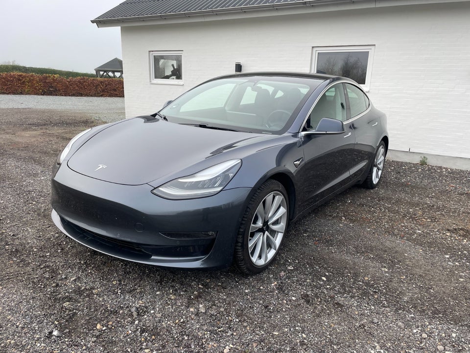 Tesla Model 3 Long Range AWD 4d