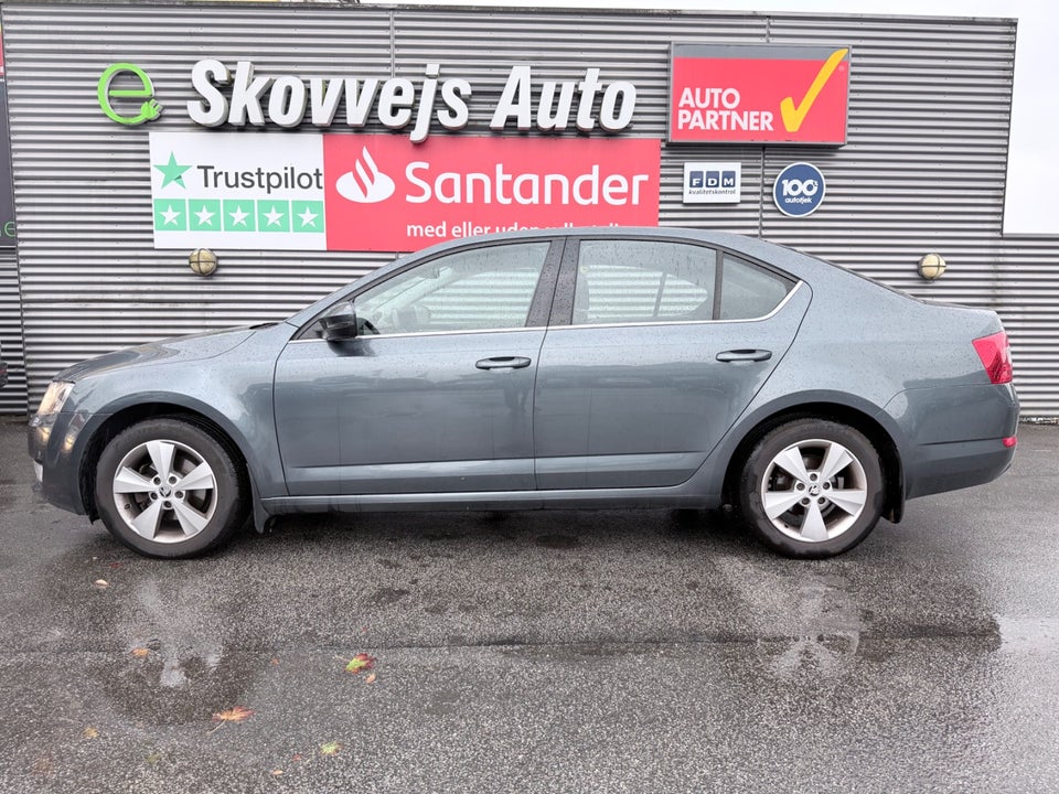 Skoda Octavia 1,6 TDi 110 Ambition DSG 5d