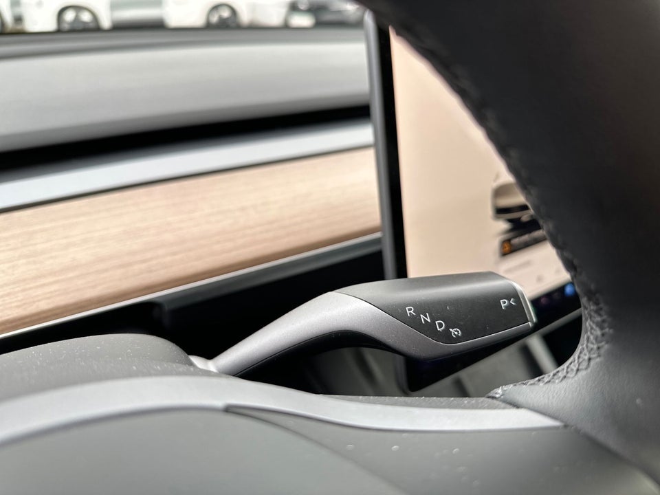 Tesla Model Y Long Range AWD 5d