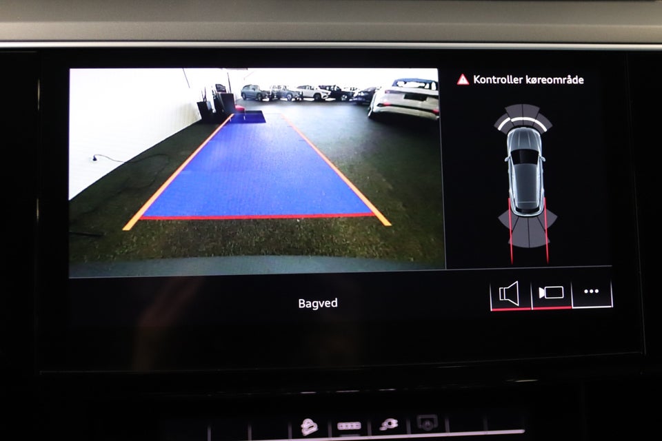 Audi Q8 e-tron 55 Advanced quattro 5d