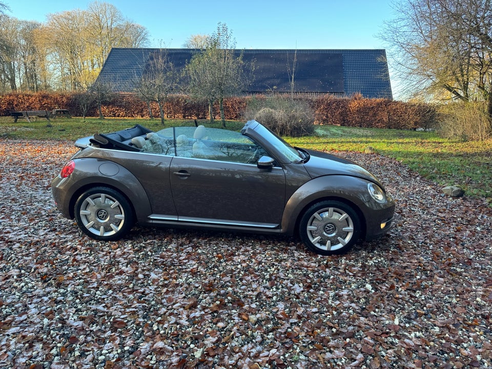 VW The Beetle 2,0 TDi 140 Design Cabriolet DSG 2d