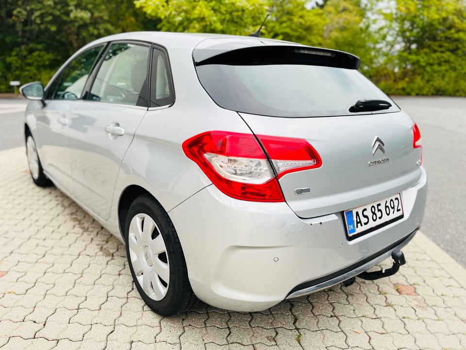 Citroën C4 1,6 e-HDi 112 Seduction E6G 5d