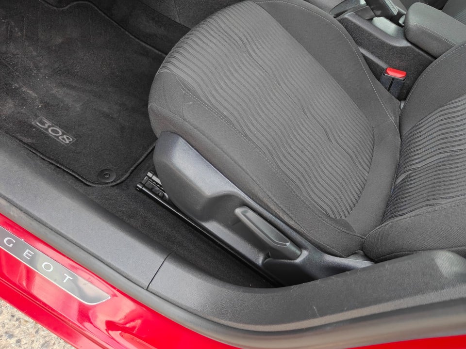 Peugeot 308 1,6 BlueHDi 120 Active SW 5d