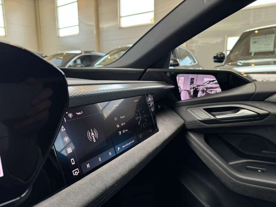 Audi S6 e-tron Avant quattro 5d