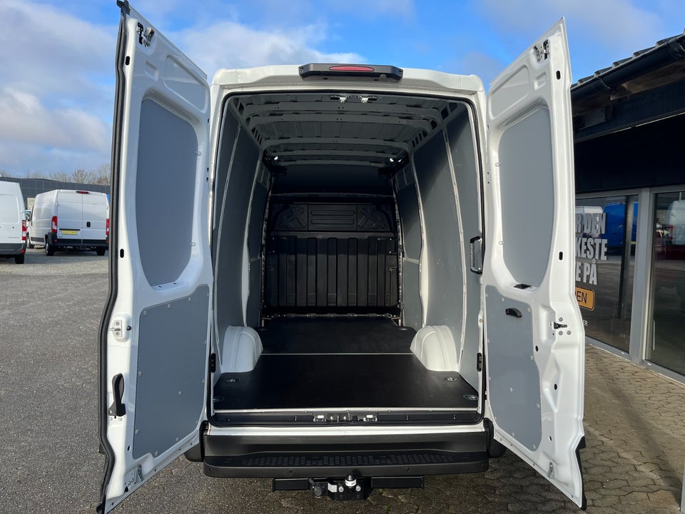 Iveco Daily 3,0 35S18 12m³ Van AG8