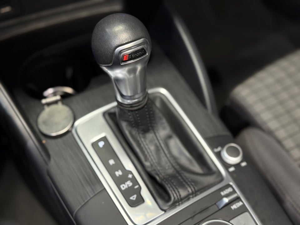 Audi A3 35 TFSi Cabriolet S-tr. 2d