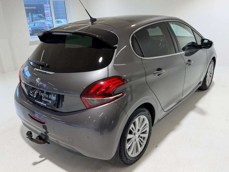 Peugeot 208 1,6 BlueHDi 100 Selection Sky 5d