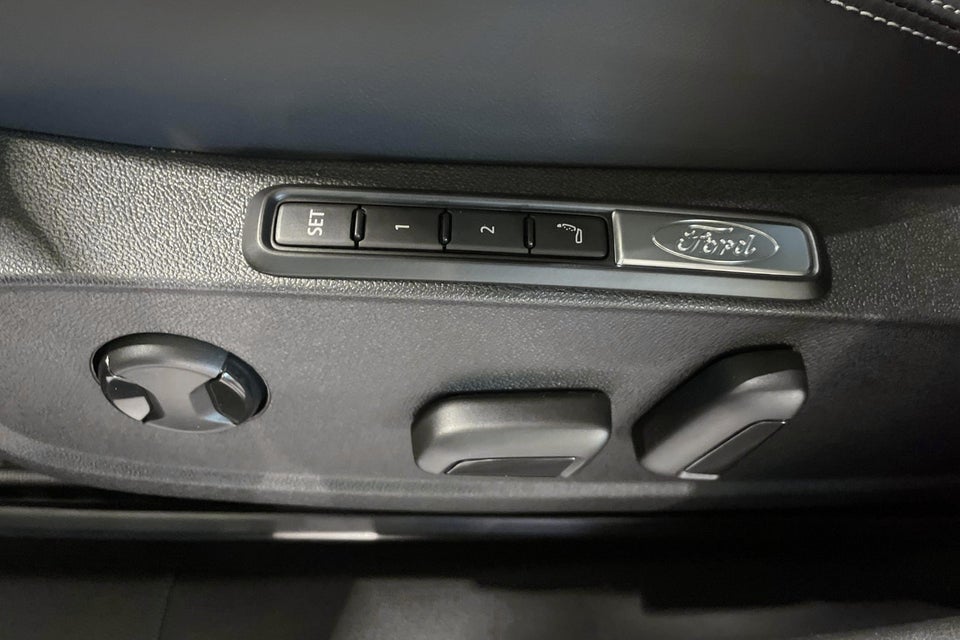 Ford Explorer 77 Premium Extended Range 5d