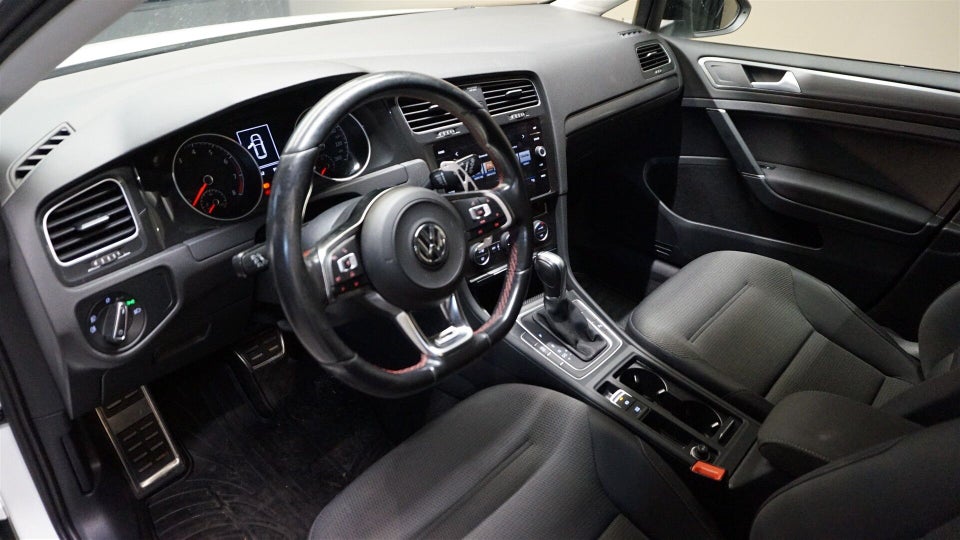 VW Golf VII 1,5 TSi 130 Comfortline Connect DSG 5d