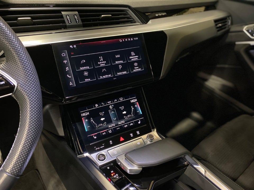 Audi Q8 e-tron 55 S-line quattro 5d