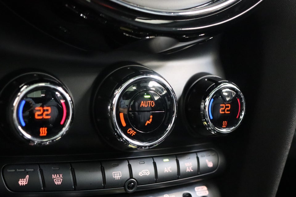 MINI Cooper SE Greenwich 3d