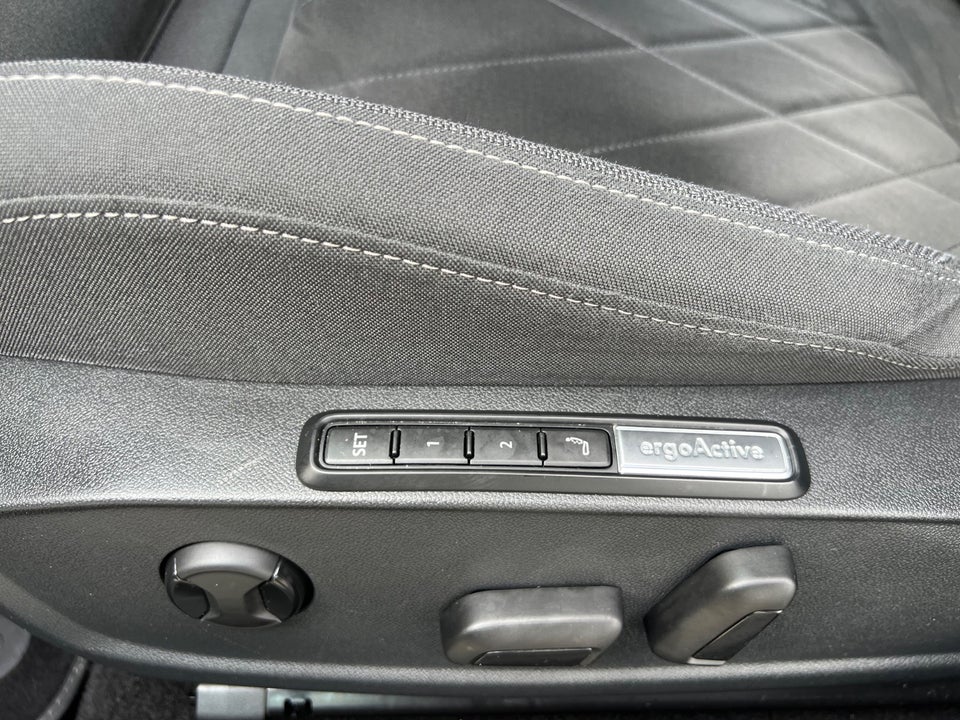 VW Golf VIII 1,5 eTSi 150 Style 75 Years Edition DSG 5d