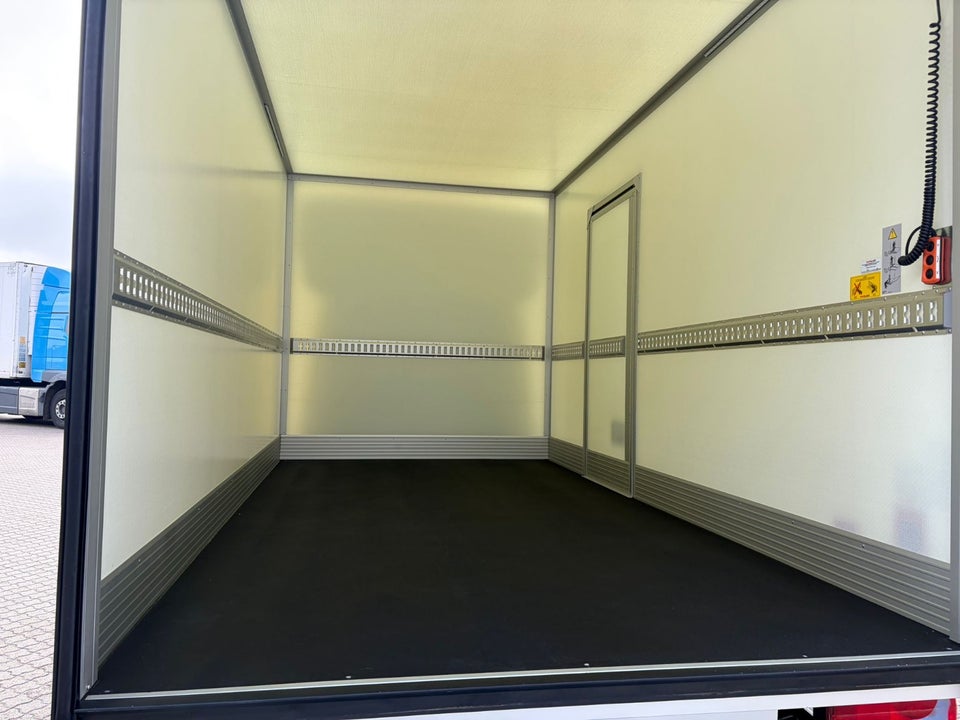 MAN TGE 2,0 3.180 Chassis L4 aut. FWD