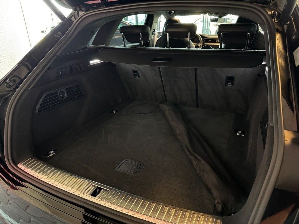 Audi e-tron 55 S-line quattro 5d