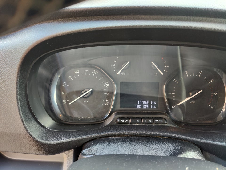 Peugeot Expert 2,0 BlueHDi 177 L3 Ultimate EAT8 Van